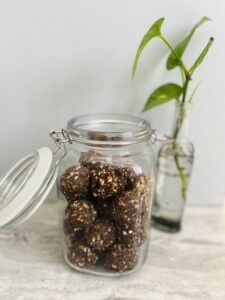 Dates Ragi Laddu